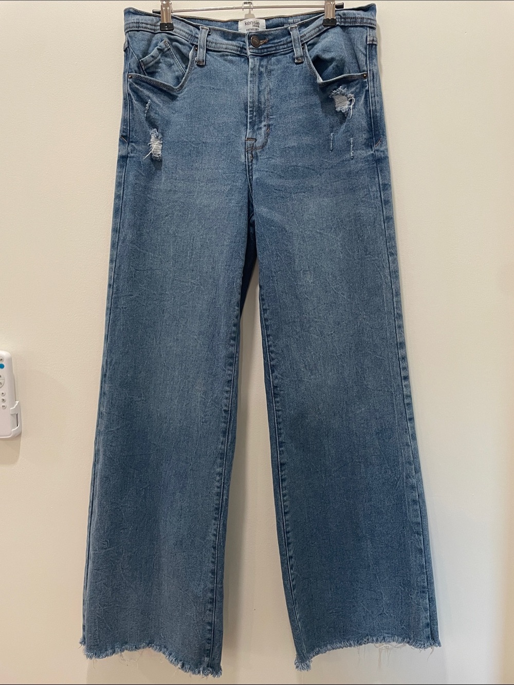 Kensie The Kaya High Rise Wide Leg Jeans In Melbourne w/ distress